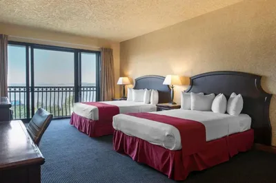 Shoreline Inn & Conference Center, Ascend Collection