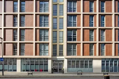 Sleek & Spacious 4 Sleeper, 5 Mins to Moorgate