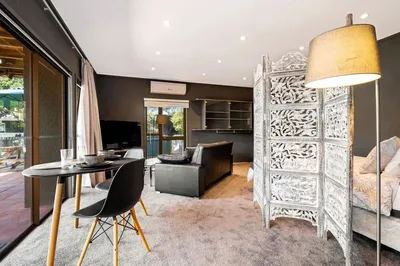 Takapuna Guest House beside the Beach