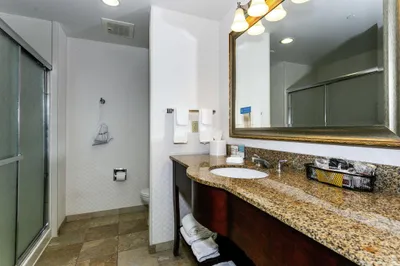 Hampton Inn & Suites Mobile- Downtown Historic District