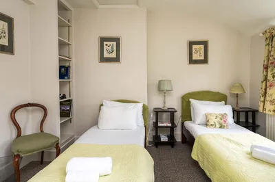 Charming 2BD Garden House - Hammersmith