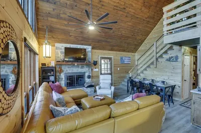 Deep Gap Cabin w/ 2 Decks & Community Amenities!