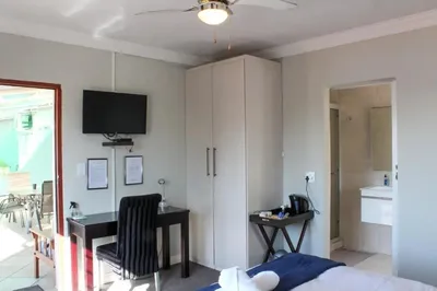 The Lakehouse Guest House