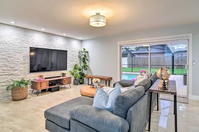 Updated Largo Getaway w/ Private Pool & Lanai!