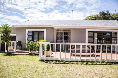 Little Rose Guesthouse & Self-Catering