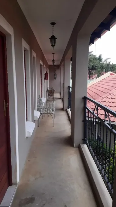The Prince & the Pauper Guest House