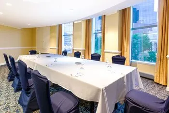 Crowne Plaza Cleveland at Playhouse Square by IHG