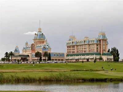 Graceland Hotel & Casino Country Club
