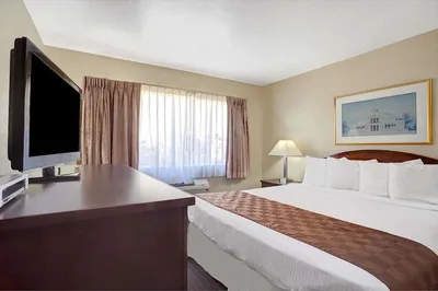 Travelodge Everett City Center