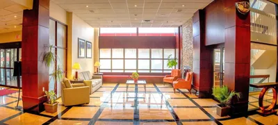 Hamilton Plaza Hotel & Conference Center