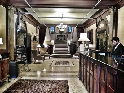 MarQueen Hotel