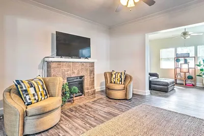 Near Family Fun! Centrally Located Indy Charmer