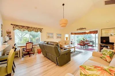 Extended Stay in Estero: Townhome w/ Lake Views!